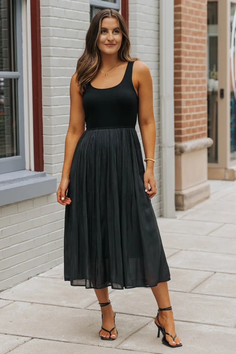 Black Scoop Neck Pleated Tank Midi Dress