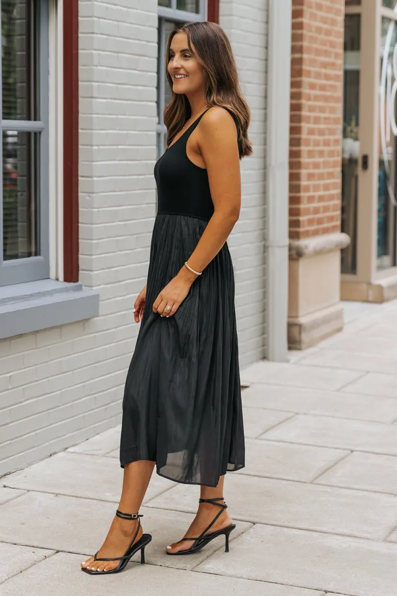 Black Scoop Neck Pleated Tank Midi Dress