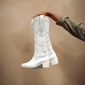 Curated Daisy White Boots